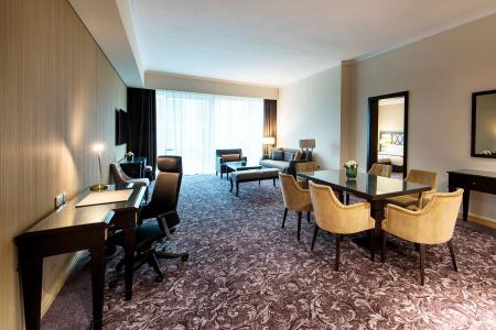Golden Tulip - 68