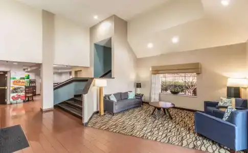 Quality Inn - 10