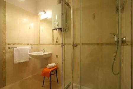 Cracow Hostel - 8