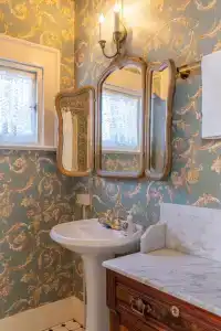 Martine Inn - 44