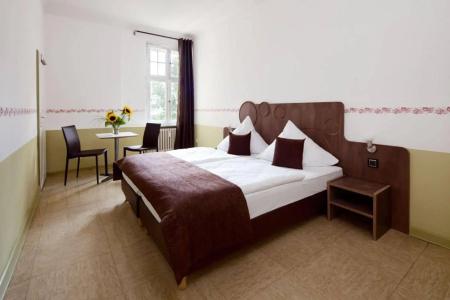 Three Little Pigs Hostel - Your Berlin Castle - 29
