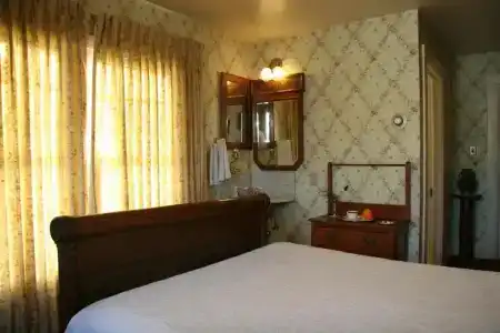 Martine Inn - 62