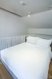 Lloyd's Inn (SG Clean, Staycation Approved) - 38