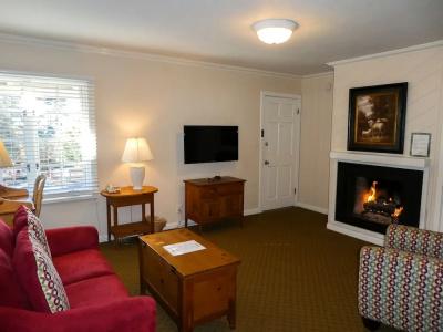 Briarwood Inn - 102