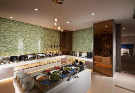 Holiday Inn Express Luoyang City Center - 10