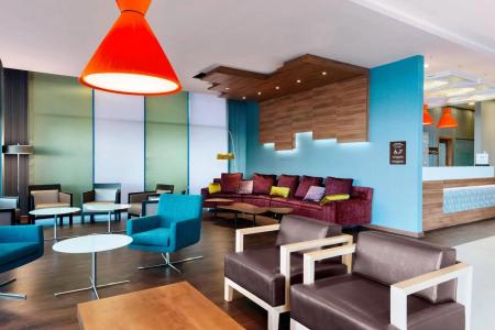 Hilton Garden Inn Sevilla - 12