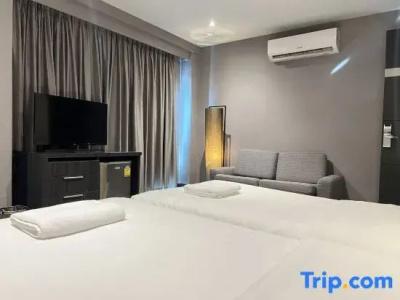 Pietra Bangkok - 90