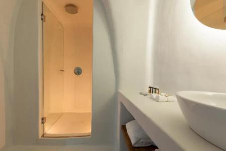 Cocoon Suites - 206