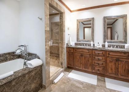 The Collection at the Ritz Carlton Residences - 128
