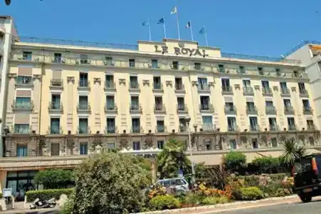 Hôtel Le Royal Promenade des Anglais - 40