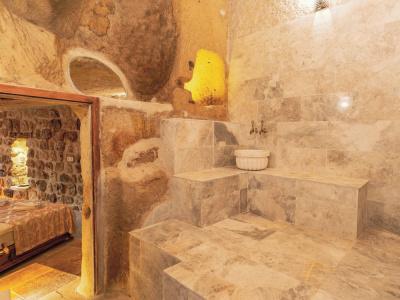 Atilla's Cave - 530