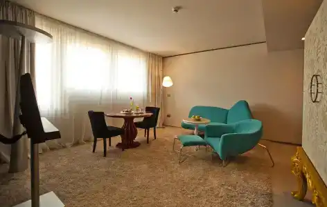 Graffit Gallery Design - 17