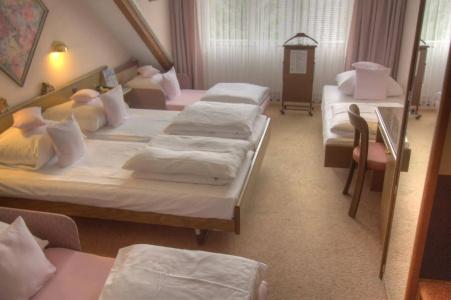 Roesli Guest House - 41