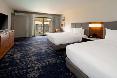 DoubleTree by Hilton - 44