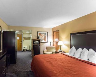 AmericInn by Wyndham North - 2