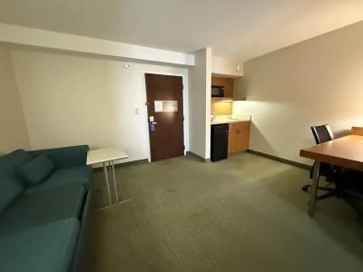 SpringHill Suites by Marriott - 34
