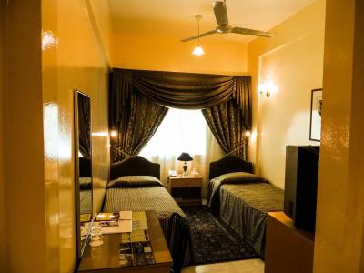 Royalton - 3