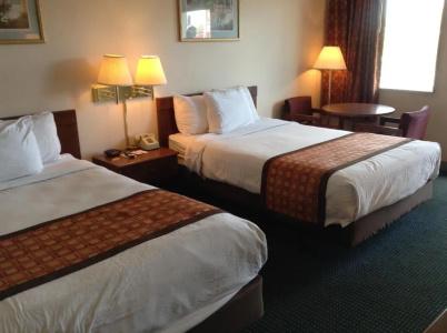 Days Inn by Wyndham Indianapolis East Post Road - 23