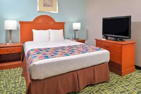 Best Western Plus Holiday Sands Inn & Suites - 103