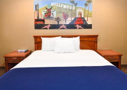 Hollywood Inn Express North - 15