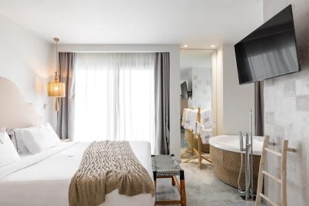 Blue Carpet Luxury Suites - 272
