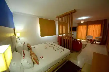 Oasis & Spa - 61