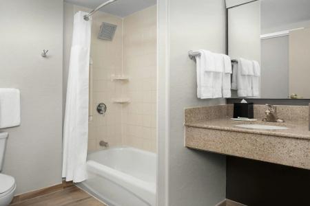 Courtyard Virginia Beach Oceanfront / North 37th Street - 10