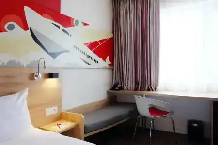 Ibis Saigon Airport - 48