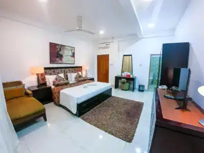Romance Hills - 170