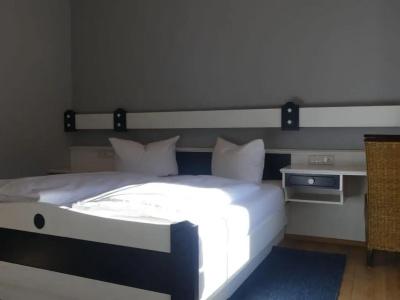 Bayerischer Hof - 2