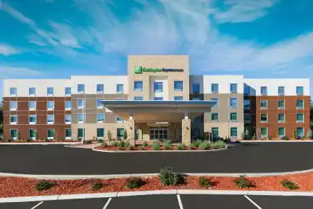Holiday Inn Express & Suites-Yosemite Park Area, an IHG - 0