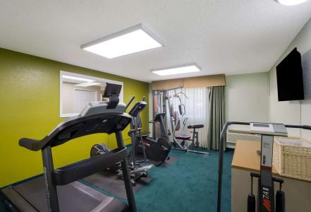 Quality Inn & Suites Airport - 17
