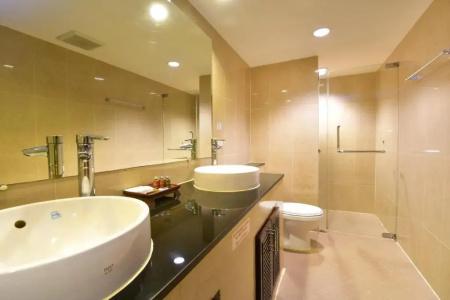 Grand Business Inn - 105