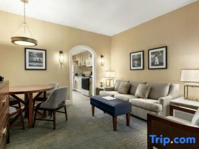 Hilton Suites Oceanfront - 59