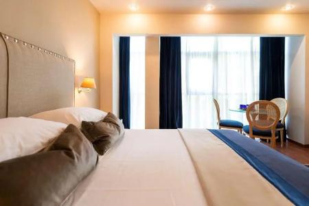 Best Western Plus Embassy - 43