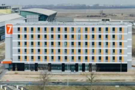 Campanile Halle Airport - 0