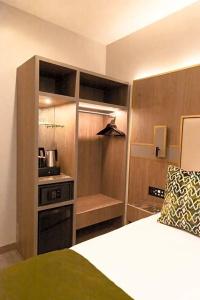Merit Kensington - 128