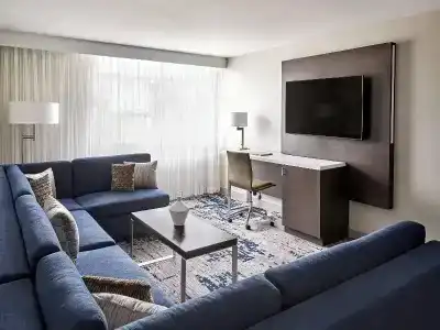 Ventura Beach Marriott - 82