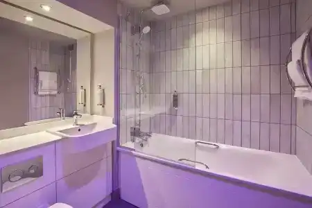 Premier Inn Greenwich - 18