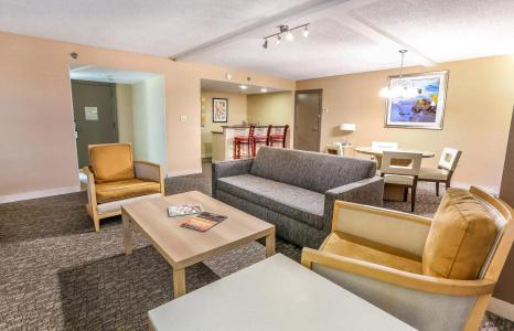 DoubleTree by Hilton Virginia Beach - 14