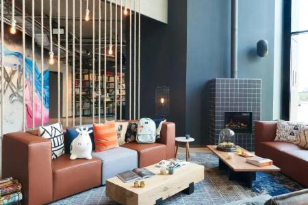 Moxy Amsterdam Schiphol Airport - 7