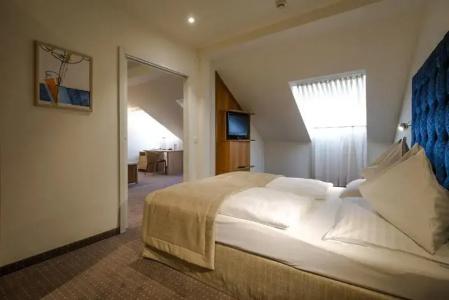 HiLight Suites - 55