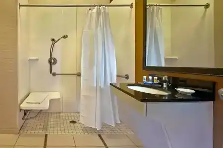 Fairfield Inn & Suites - 37