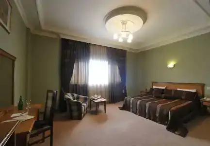 Astoria - 4