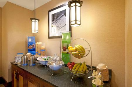 Hampton Inn & Suites - 10