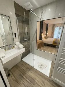 Petit Hôtel Confidentiel - 106