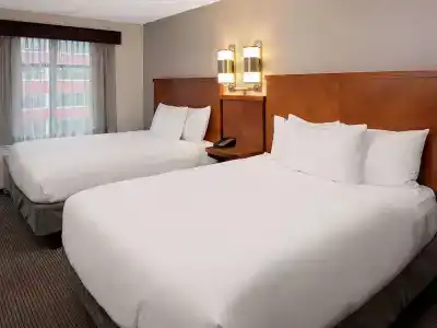 Hyatt Place North Shore - 47