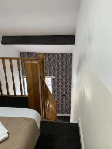 Trivelles - Manchester - Cross Lane - 65