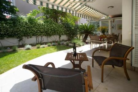 Garden Apartment - 125