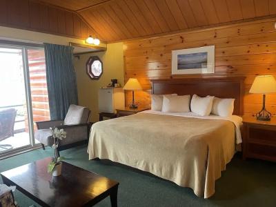 Lake Crest Inn - 3